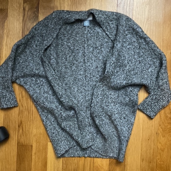 Old Navy Batwing Gray Cardigan Girls XS (5-6) - Picture 2 of 8